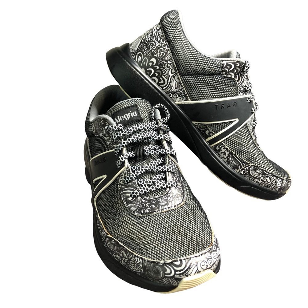Algeria Women’s Traq Qarma Black/White Wild Child Black Leather Sneakers sz 37